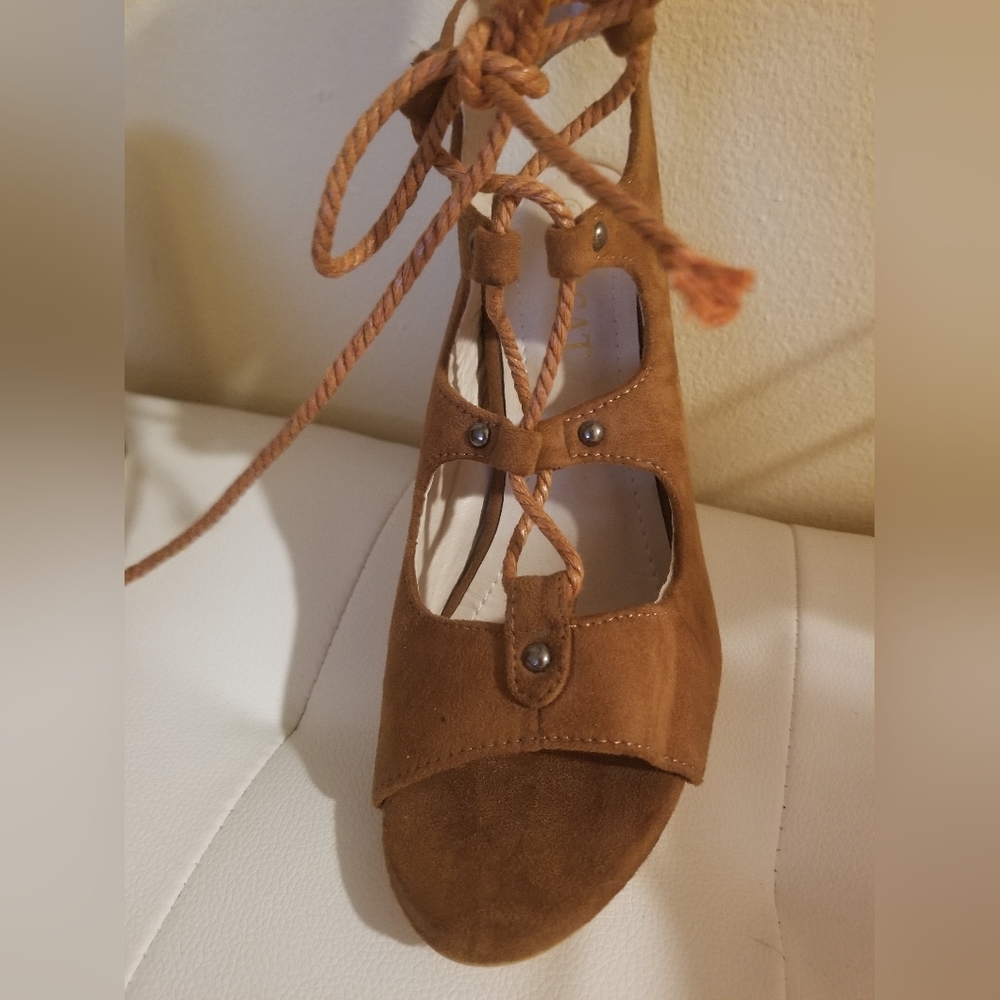 Tan brown suede block heels with laces